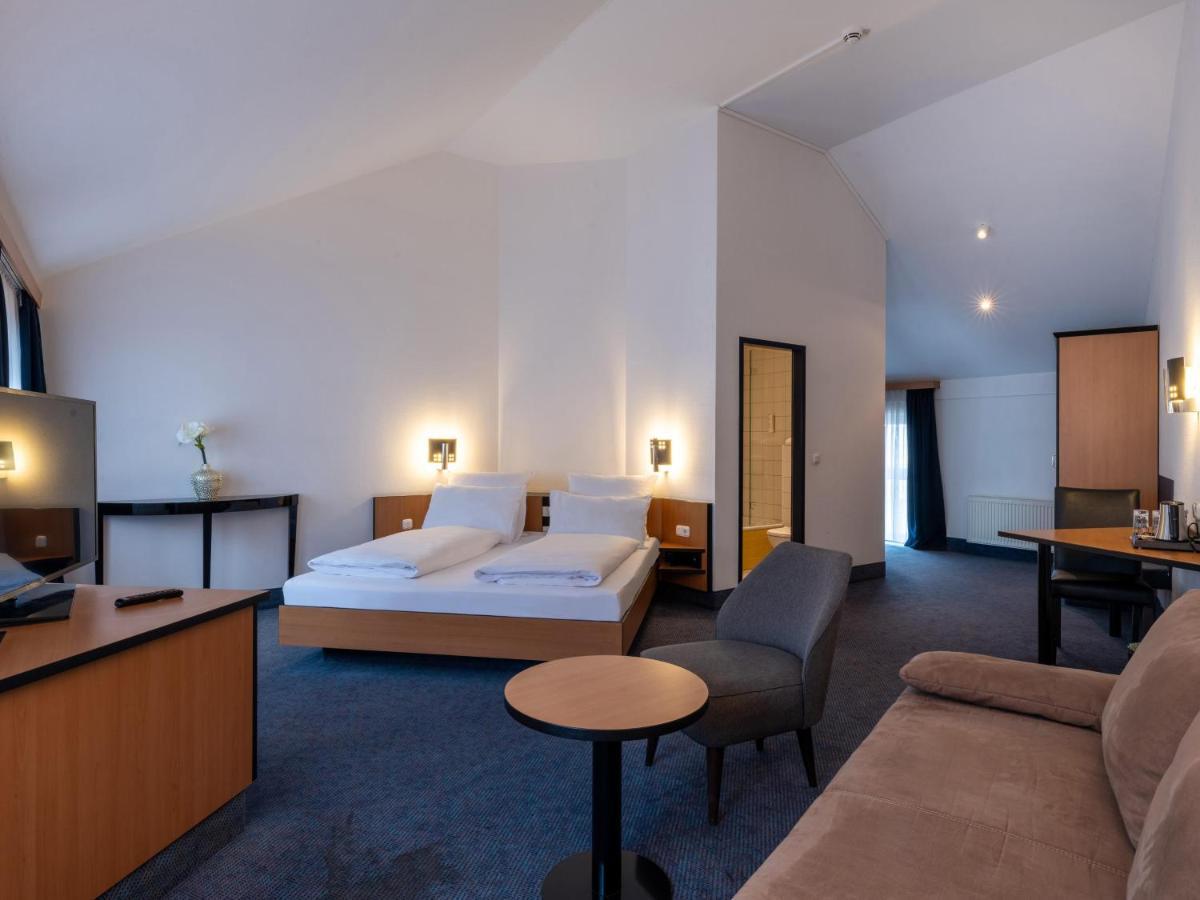 B&B Hotel Эшвайлер Экстерьер фото