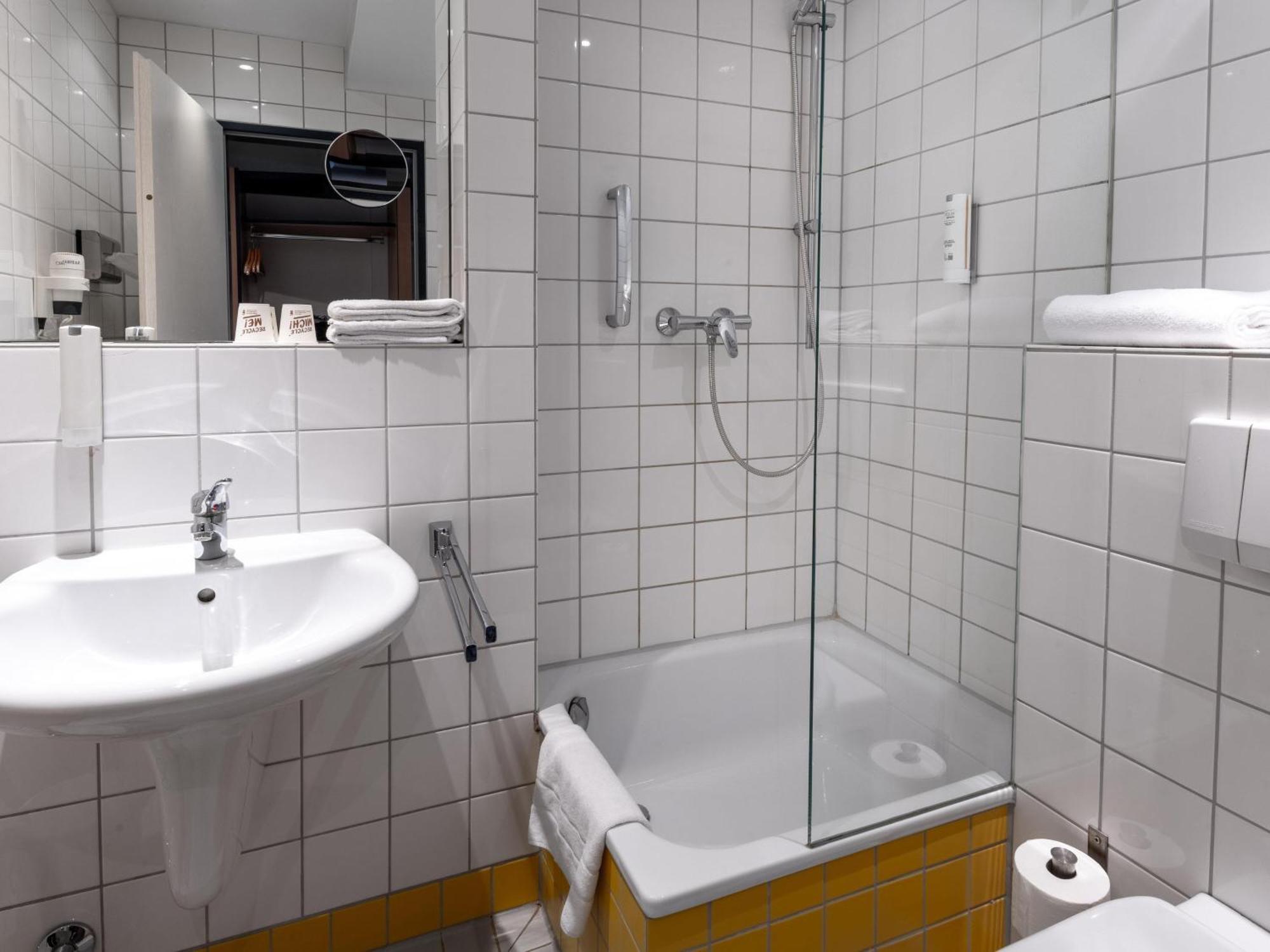B&B Hotel Эшвайлер Экстерьер фото